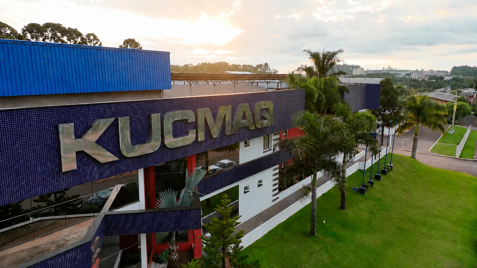 Vista aérea da unidade industrial KUCMAQ